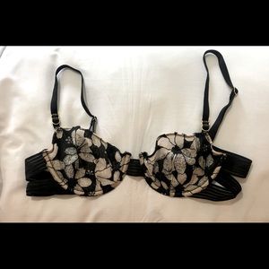 Victoria’s Secret Black/Nude Bra: 34B